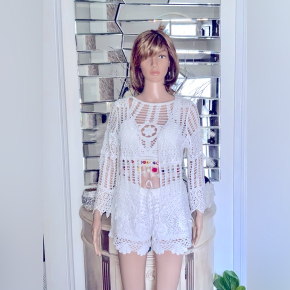 NW 3 pieces knitted embroidered Set, cardigan, bra & shorts beach Set,Vacations - Picture 2 of 13